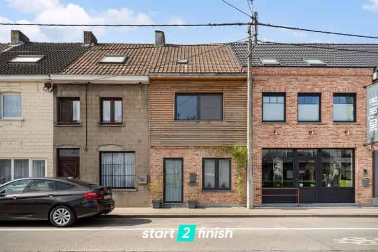 Huis Te Koop Roeselare - Instapklaar met Garage en Tuin