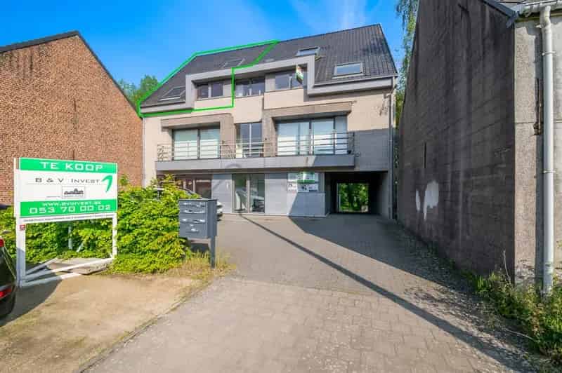 Prachtig appartement met 2 slaapkamers en veelzijdige duplex-verdieping te Bambrugge