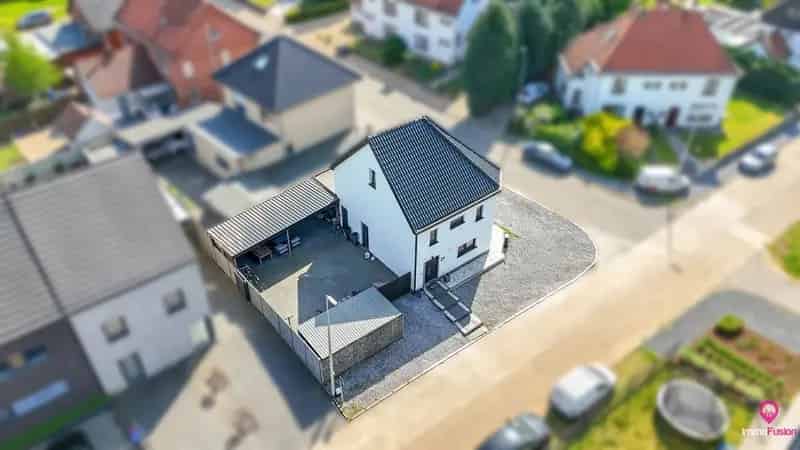 Instapklare woning met 5 slpks, rustig gelegen te Beringen!