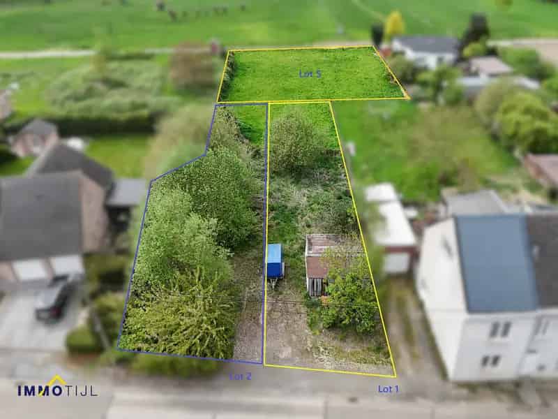 Rustig gelegen, westgericht perceel voor halfopen bebouwing!