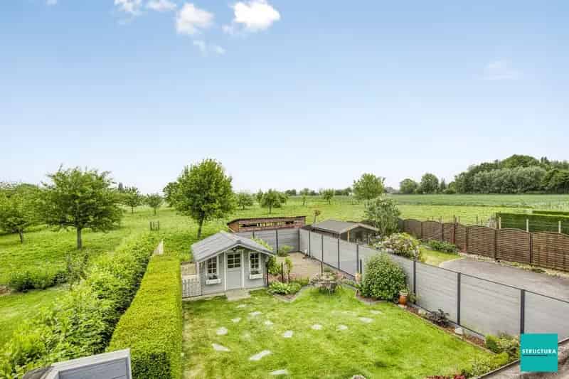 Rustiggelegen, zeer welonderhouden woning met gunstige EPC-score B!