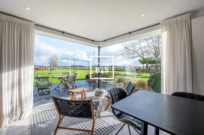 Huis te huur Knokke: Villa met atelierwoning en polderzicht