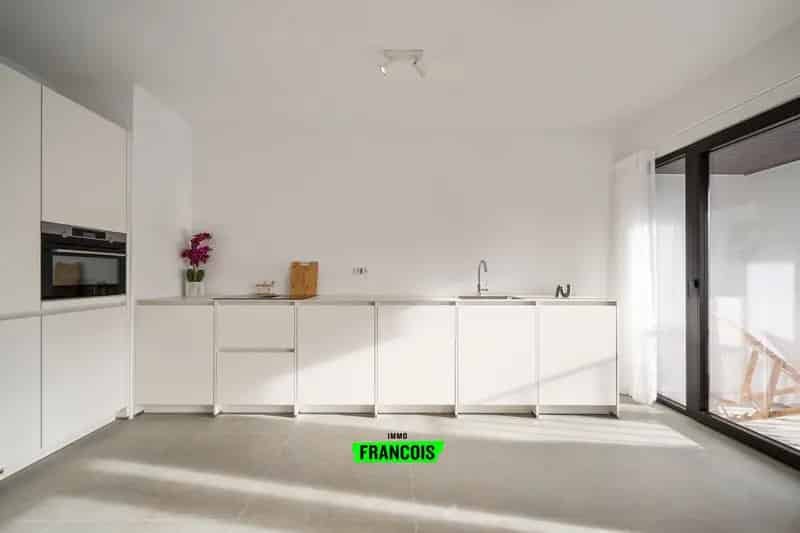 Gerenoveerd appartement met staanplaats!