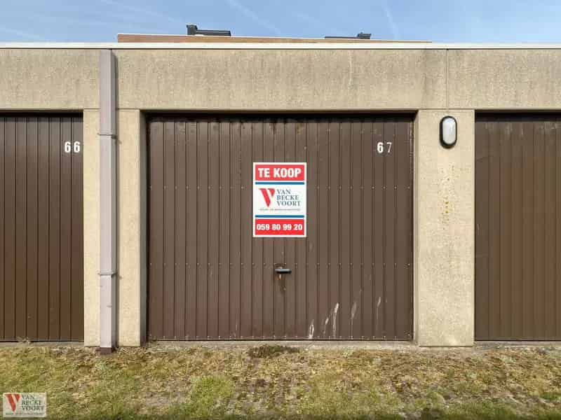 Garagebox 16m² in centrum Bredene