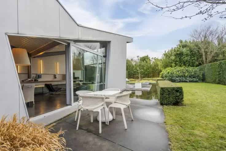 Architectenwoning te koop Waregem 3 slaapkamers zwemvijver