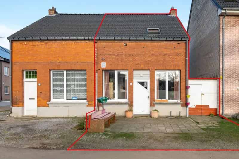 Te renoveren half open bebouwing op boogscheut van centrum Lier
