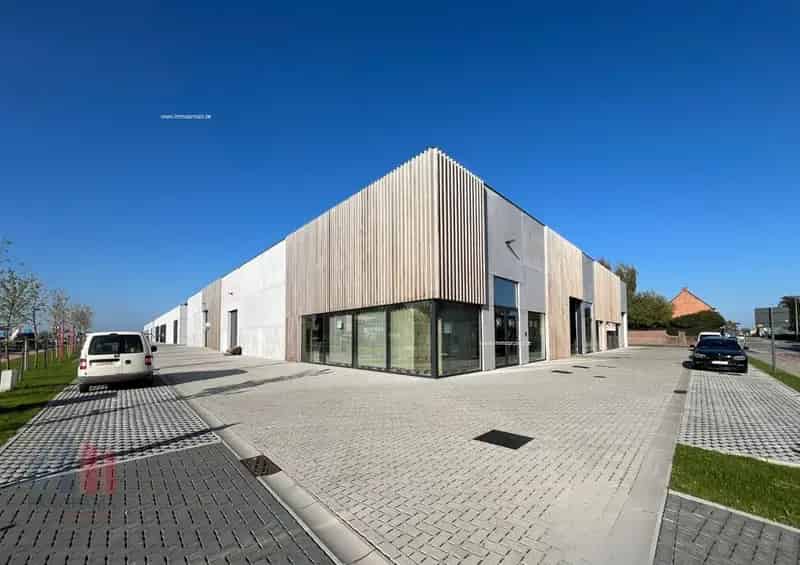 Nieuwbouw bedrijfsgebouw te koop in Riva Dentergem