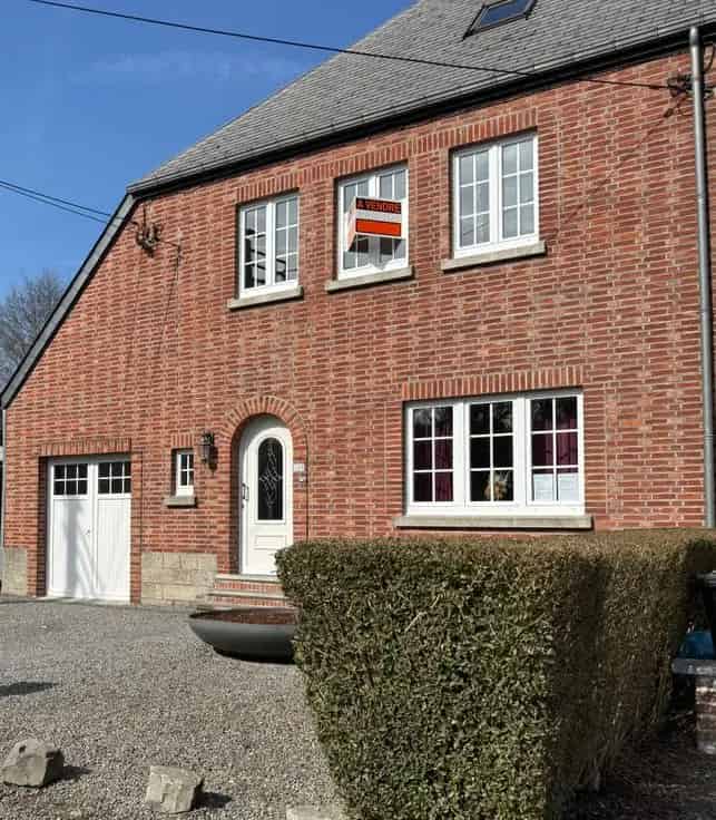 Familievilla met Zwembad en Grote Tuin