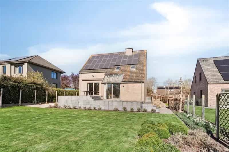 Instapklare mooi gelegen woning in deelgemeente Bevere