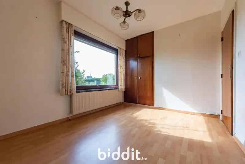 LANDELIJK GELEGEN WOONHUIS