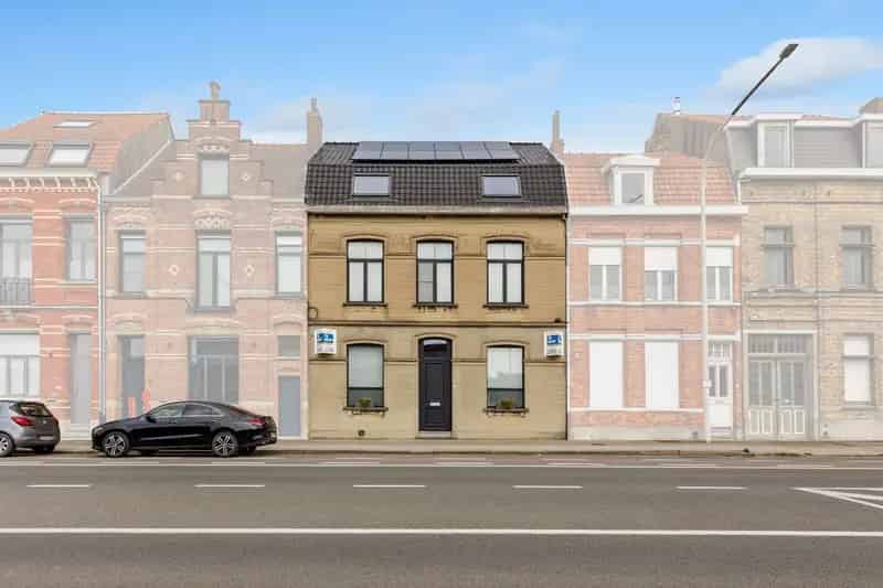 Burgerwoning 5 slaapkamers tuin huurgarage