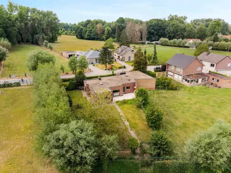 BUNGALOW MET POTENTIEEL AAN HET KLUISBOS