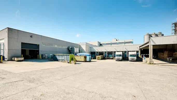 Magazijn met bureel te huur in Ottergemsesteenweg-Zuid 717, Gent - Dewaele