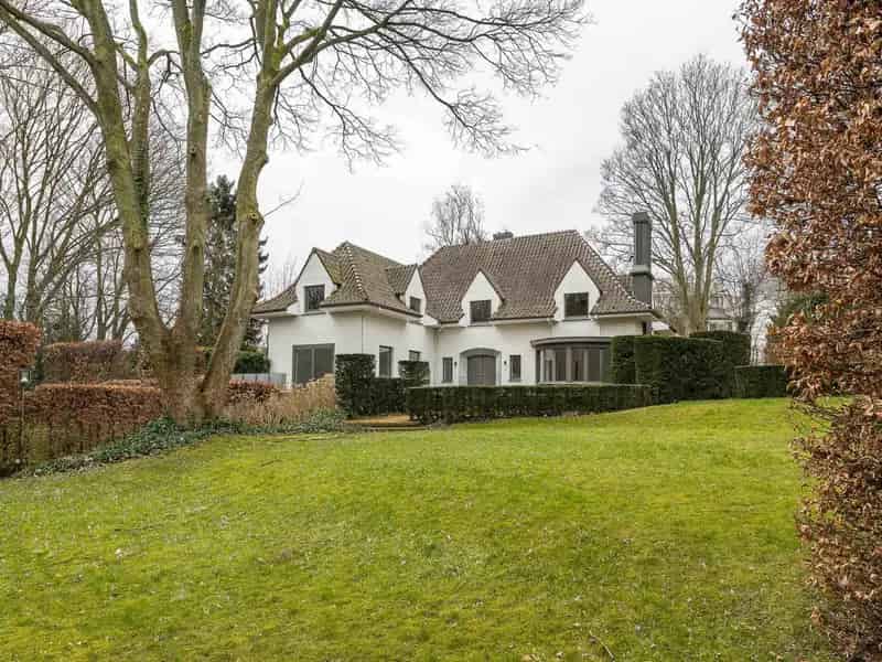 Huis te huur Ukkel Ter Kamerenbos 349m²