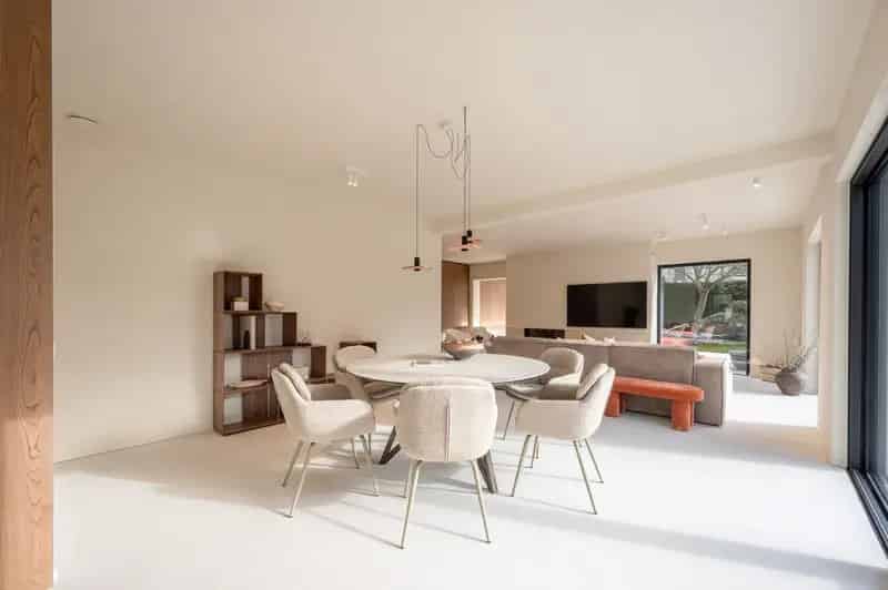 Alleenstaande en luxueus gerenoveerde villa op een rustige en residentiële ligging in Knokke