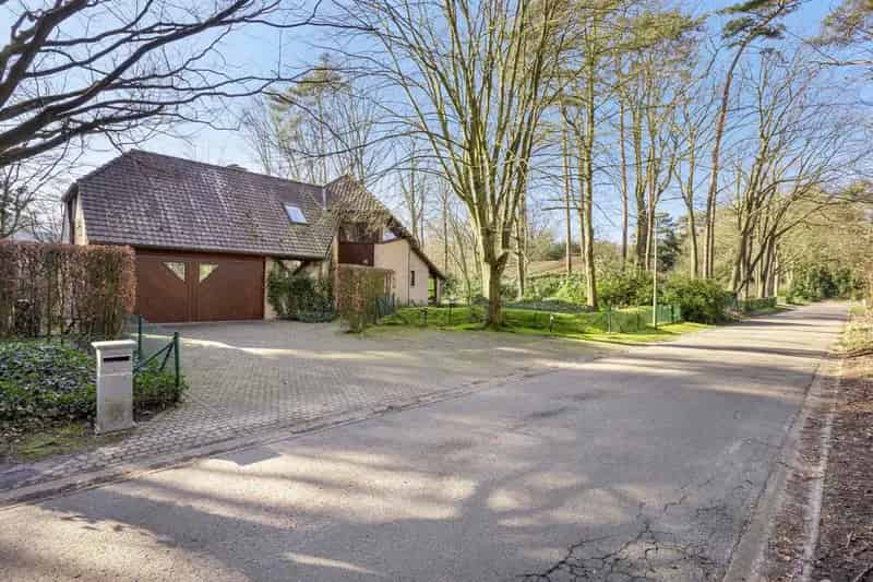 Ruime, instapklare villa op een perceel van 27 are