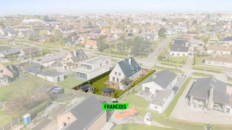 Stijlvol wonen in alle rust: ruime villa met zonnetuin in Blankenberge
