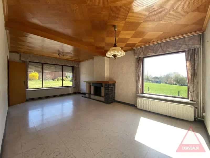 Zonnebeke - Woning met landelijke ligging en loods