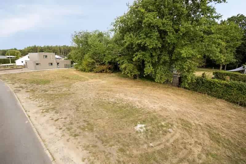 Knappe bouwgrond op een rustige locatie!