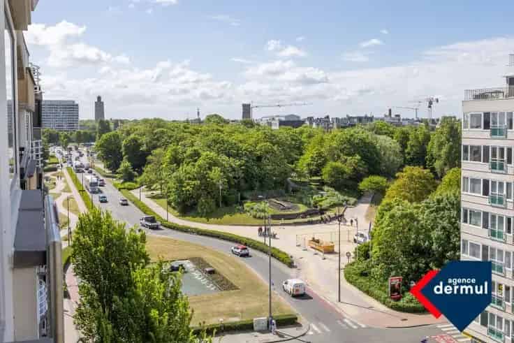 Appartement Te Koop: Te renoveren nabij Centrum en Zee