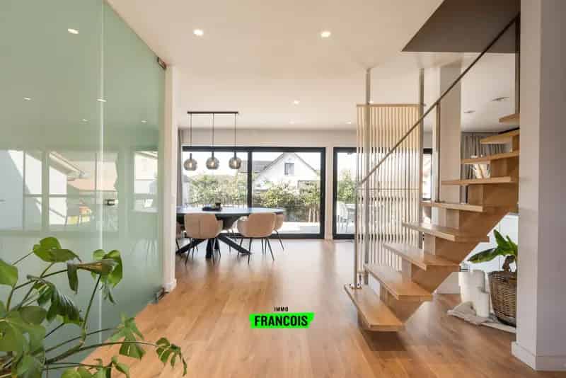 Ruime, gerenoveerde villa in residentiële wijk nabij strand en stadscentrum van Blankenberge (Harendijke)