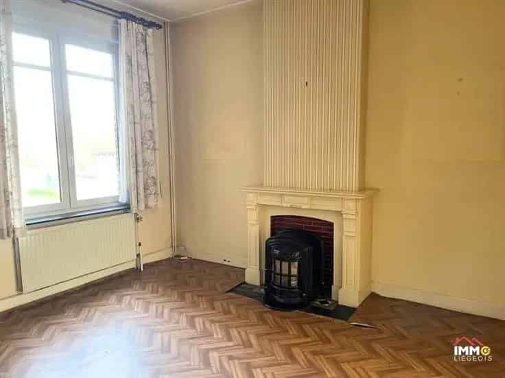 Huis Te Koop: Renovatieproject met 4 slaapkamers in Luik
