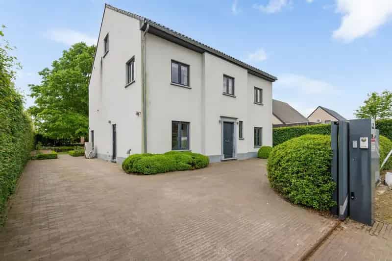 Energiezuinige woning met 4 slaapkamers en zolderruimte op 1589m²