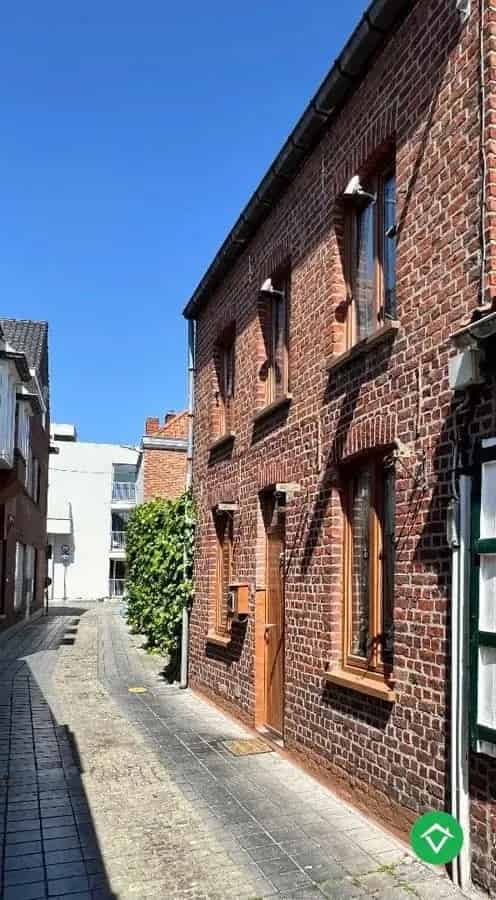 Instapklare woning met 4 slaapkamers in centrum van Koekelare