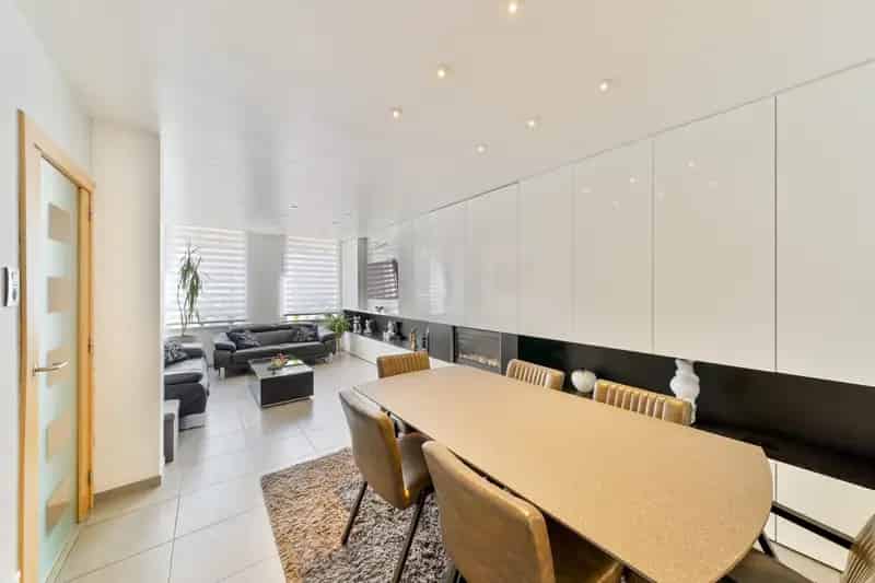 Huis te huur Oostende 3 slaapkamers 2 badkamers gerenoveerd