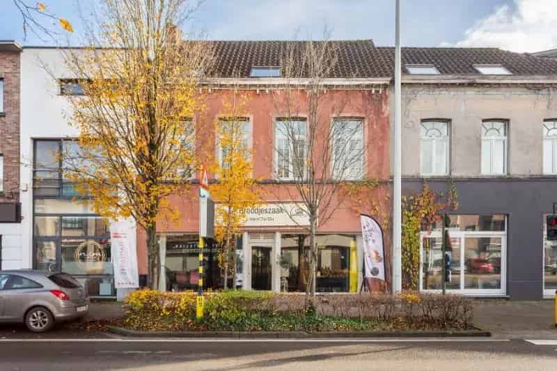 Toplocatie hartje "Maria ter Heide", handelspand met woonst !