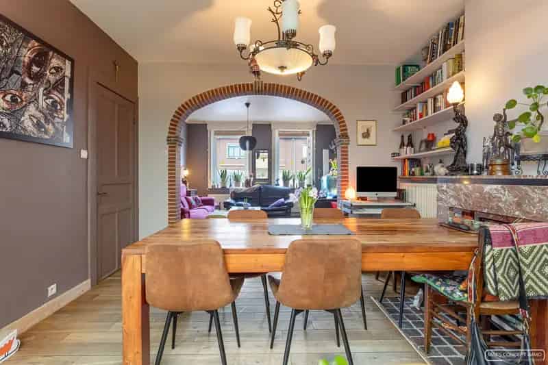 Karaktervolle gezinswoning met 4 slaapkamers, ruime garage en grote tuin in Ename (Oudenaarde)