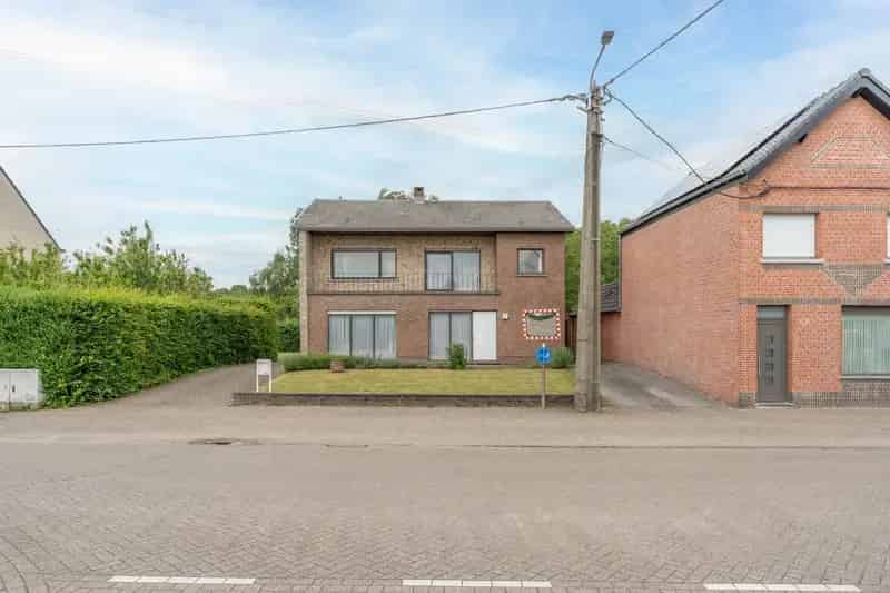 Ruime woning met magazijn te renoveren Beerse