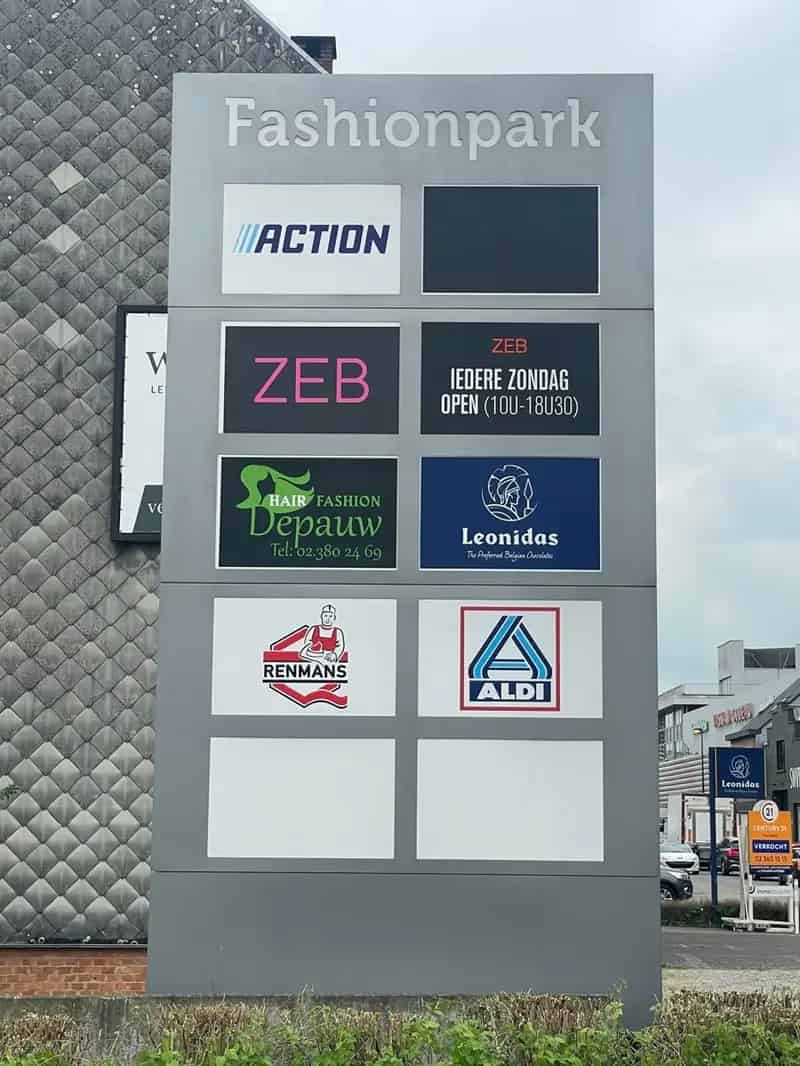 Te huur: winkelruimtes van ca. 800 en 650 m²