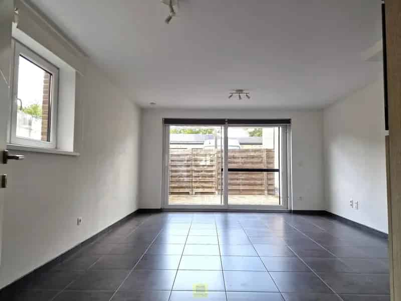 Gelijkvloers appartement te huur in Iddergem