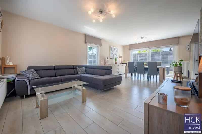 KRUISHOUTEM - Rustig gelegen instapklare woning met 3 SLPK. én garage!