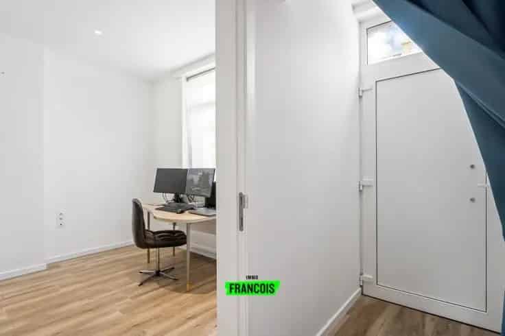 Gerenoveerde woning met tuin en laadpaal te Nieuwkapelle