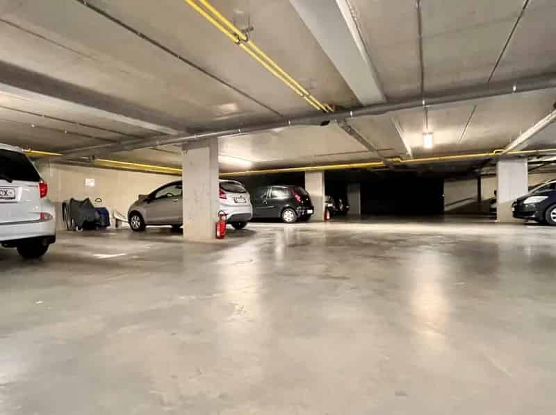 Op wandelafstand van het centrum van Hasselt -  ondergrondse autostaanplaats TE KOOP!