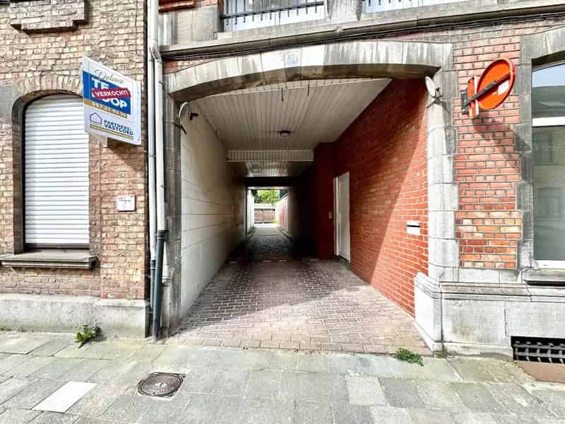 GARAGE IN HET CENTRUM OP 150M VAN DE GROTE MARKT