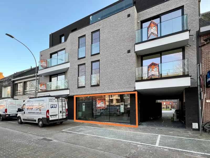 Handelsruimte van 71m² met topligging centrum Herzele!