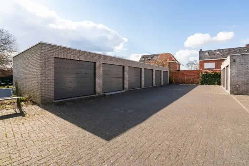 Opbrengsteigendom te koop in Zelzate