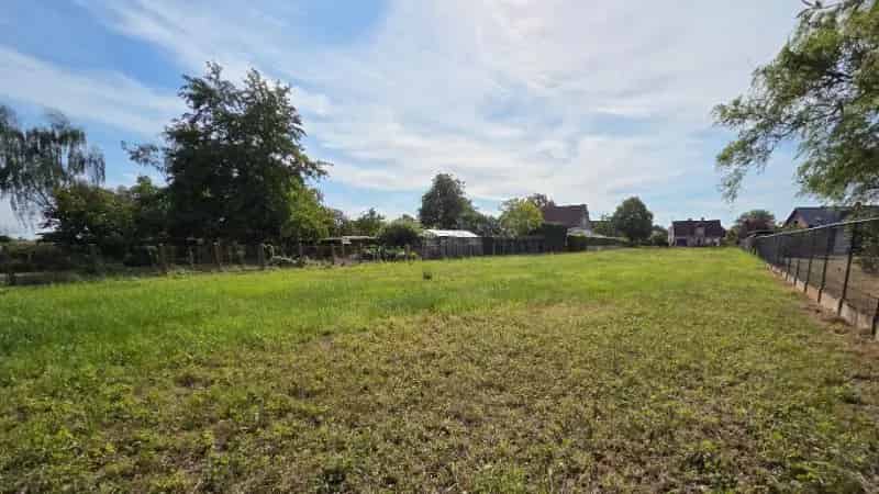 Bouwgrond 21 are open bebouwing breedte 20,5 meter