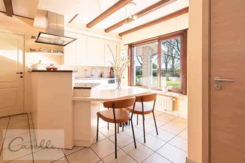 Huis te huur Oostkamp: Ruime gezinsvilla met tuin en multifunctionele ruimte