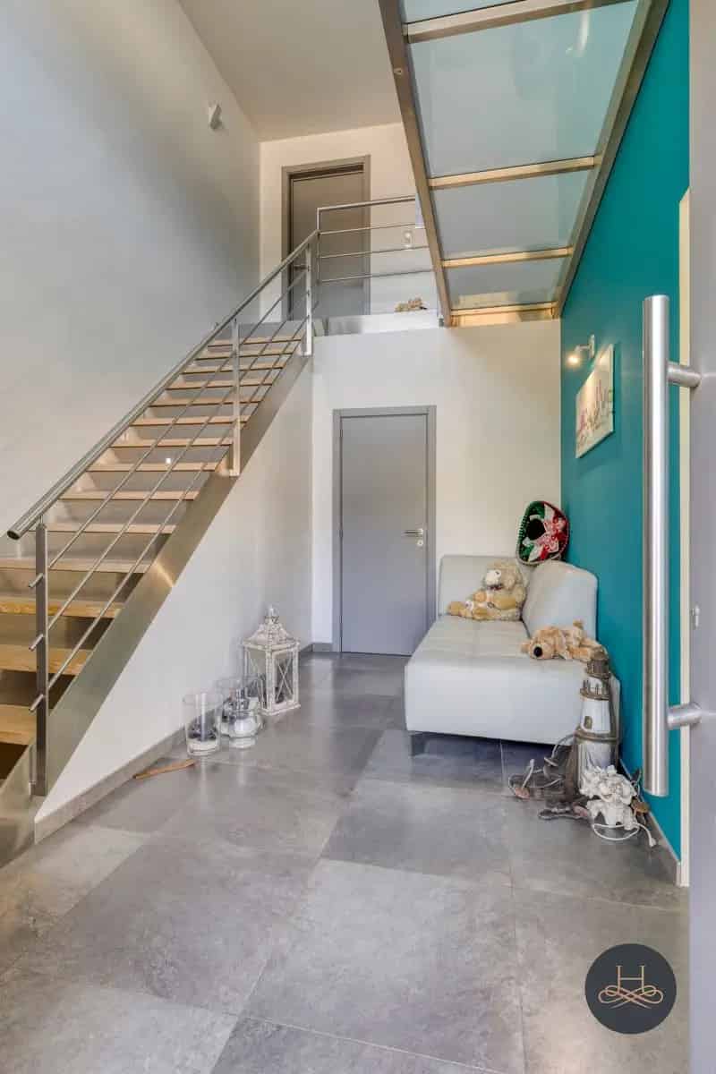 Ruime en recente woning met zwembad