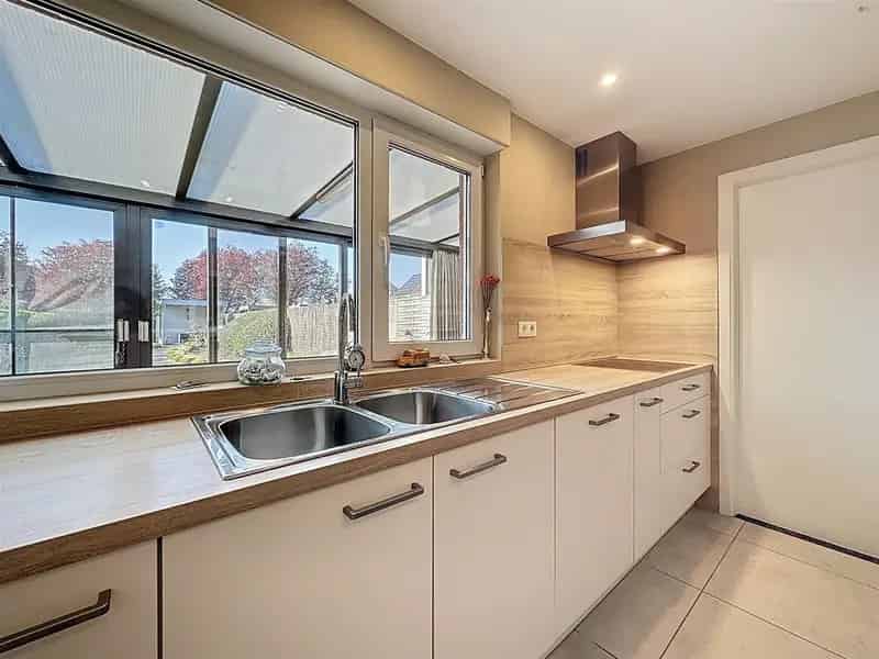 Instapklare gezinswoning met garage, 5 slaapkamers en gezellige tuin op 450m²!