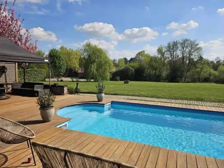 Huis Te Koop Nivelles: Rustig gelegen met Zwembad