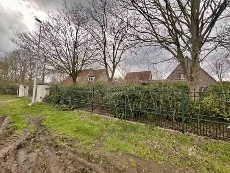 Te renoveren villa 925m² 6 slaapkamers 7874m² grond