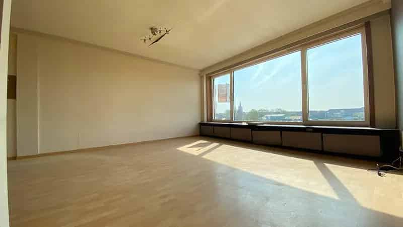 Opbrengsteigendom met 3 appartementen en leiezicht