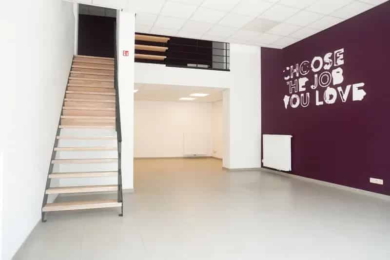 Veelzijdig handelspand in het centrum van Lokeren