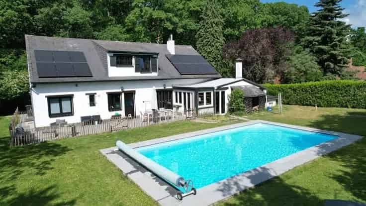 Villa Te Koop: Ruime Charmante Villa in Rustige Residentiële Oase