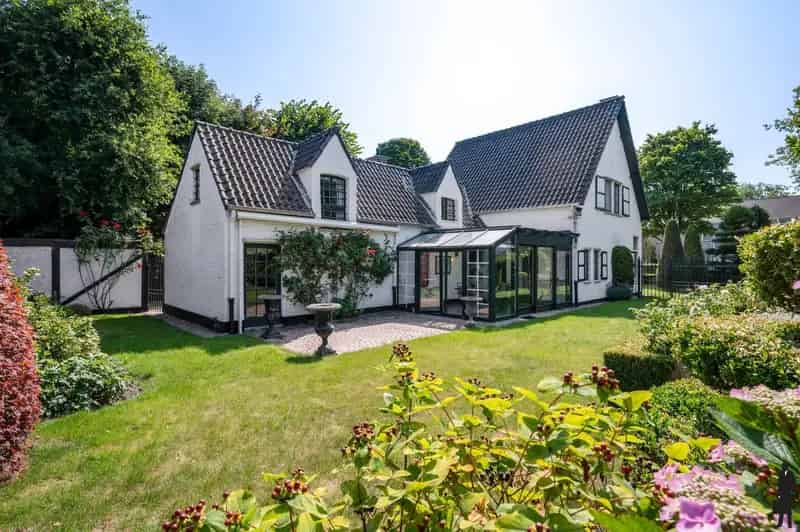 Projectvilla op toplocatie in Pulhof - bouwgrond van 762 m² voor villa
